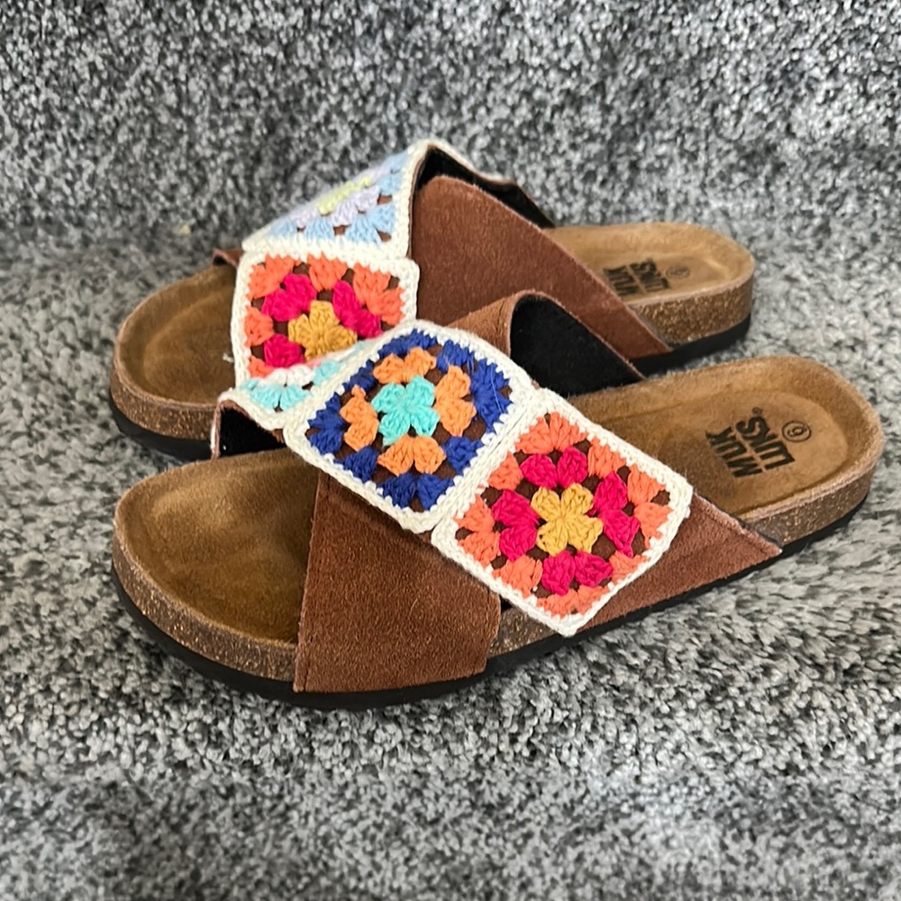 Muk Luks Size 6 Colorful Crochet Strap comfort Sandals slip on rubber sole women